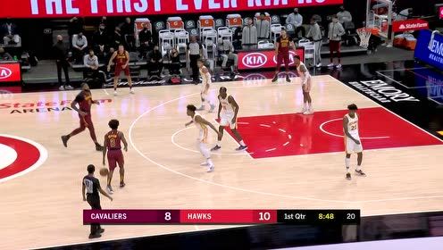 【NBA集锦】对于他是小菜一碟!特雷杨弧顶飚射超远三分一击即中
