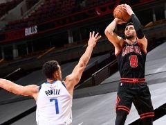 NBA常规赛：首节结束，独行侠31-31战平公牛