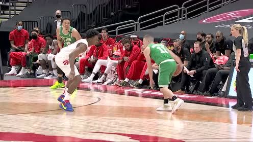 【NBA集錦】前輩你看我怎么樣！普理查德小打大頂著西卡高拋打進