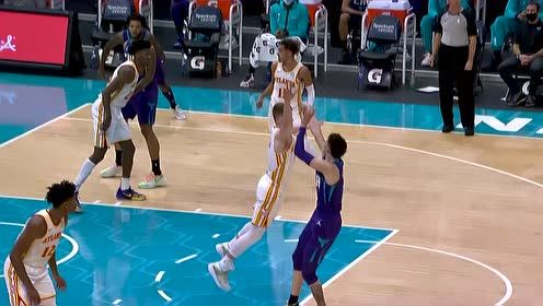 【NBA集锦】球风华丽!三球转身晃晕对手后命中写意后仰跳投