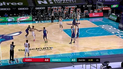 【NBA集锦】愿无大碍!博格丹膝盖受伤被搀扶回更衣室接受治疗