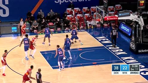 【NBA集锦】这么高难度也能进 格林无视两人防守极限后仰