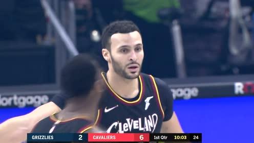 【NBA集锦】会吃饼也会做饼! 庄神助飞小南斯空接暴扣