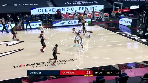 【NBA集锦】风驰电掣! 阿伦快攻反击隔扣麦基