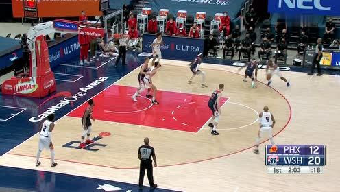 【NBA集錦】配合默契！保羅行進間妙傳助飛約翰遜底角三分精準制導