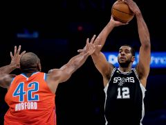 NBA精彩图片：常规赛马刺112-102击败雷霆