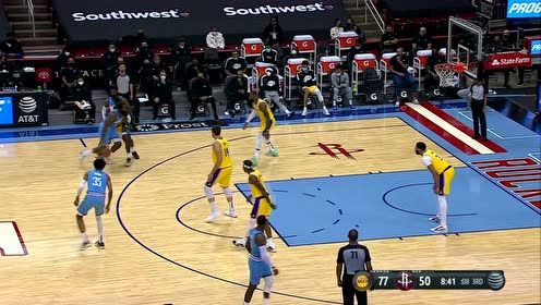 【NBA集锦】哈登这突破太强硬 施罗德偷鸡不成蚀把米