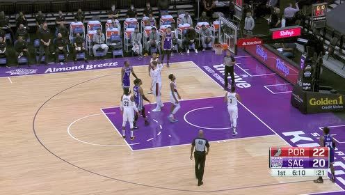 【NBA集锦】杀人先看表!利拉德超远三分狂飙命中