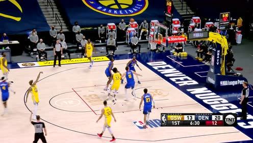 【NBA集锦】库里一个急刹夹缝求生 连线乌布雷三分线手起刀落