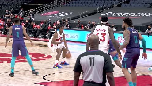 【NBA集锦】个高就了不起？约翰逊无情大帽扇飞比永博