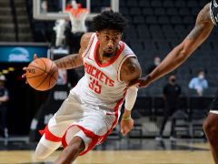 $NBA精彩图片:常规赛火箭109-105击败马刺
