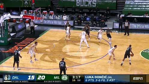 【NBA集锦】灵活的小胖子 东契奇突破四人上篮打进
