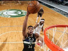 NBA常规赛:字母哥首节10+3,雄鹿30-23领先独行侠