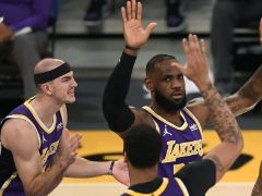 $NBA精彩图片:常规赛湖人112-95击败鹈鹕