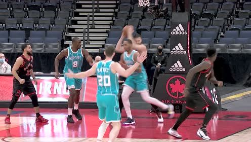 【NBA集锦】洛瑞鬼手抢断后不忘做饼 阿奴诺比心领神会空接暴扣