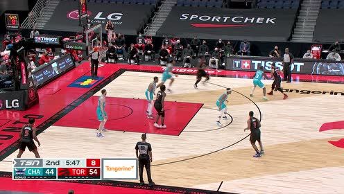 【NBA集锦】武器库丰富！范弗利特连取5分大秀欧洲步