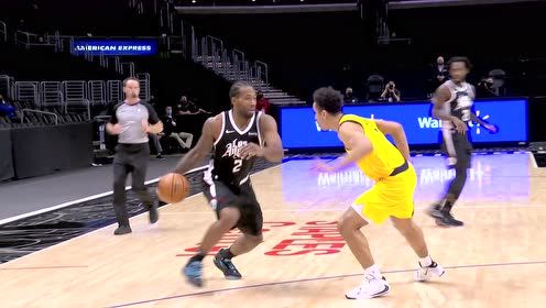 【NBA集錦】真夠極限的 萊昂納德溜底反手上籃戲耍小薩