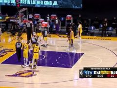 【NBA集锦】演技不过关 施罗德骗进攻犯规失败反被库里投进三分