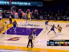 【NBA集锦】闲庭信步 詹姆斯小撤步三分精确制导