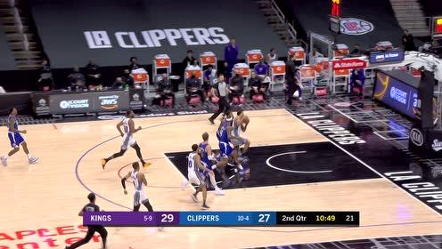 【NBA集锦】都别追了!路威连线祖巴茨捡球就扣干脆利落