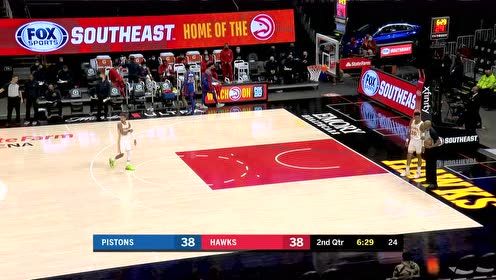 【NBA集锦】普拉姆利喝凉水都塞牙!惨遭卡佩拉飞身血帽