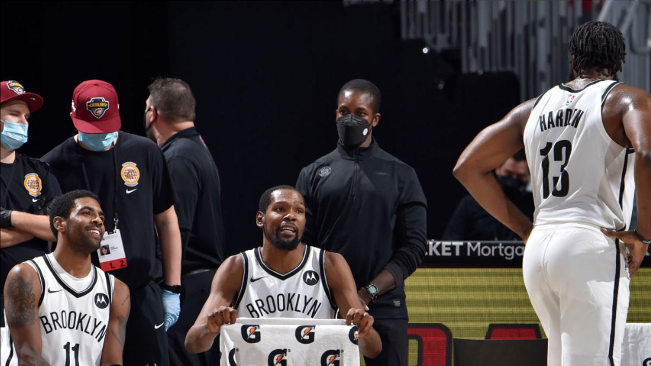 【NBA集锦】篮网三巨头首战五佳球！欧文戏耍装神阿杜遮天大帽