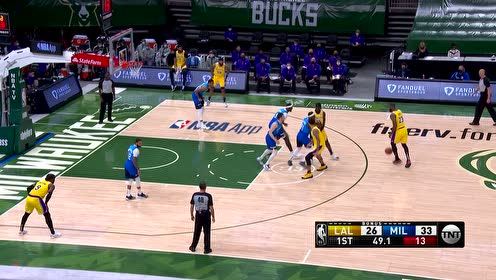 【NBA集锦】完全依靠个人能力 霍乐迪攻防转换撤步跳投稳稳命中