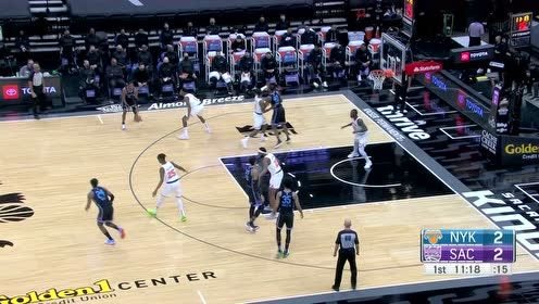 【NBA集锦】罗宾逊攻防两开花 灌筐+大帽制霸内线