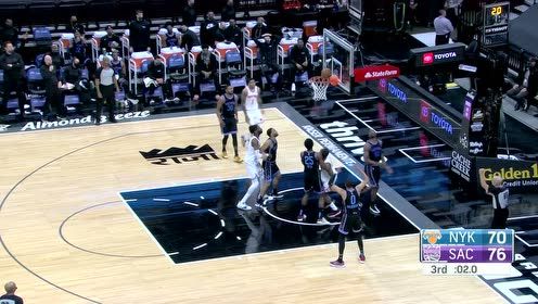 【NBA集锦】托平三分扔出离谱三不沾 伯克斯摘下篮板达成2+0