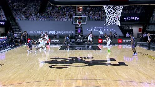 【NBA集锦】比赛开场出现小插曲 福克斯中距离命中不料计时器坏了