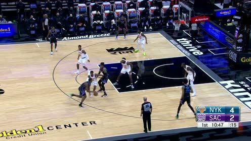 【NBA集锦】兰德尔强硬对抗完成单臂灌筐 福克斯三分穿心还以颜色