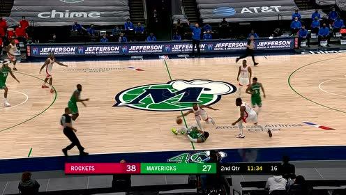 【NBA集锦】平地起惊雷 努瓦巴抢断后凌空暴扣