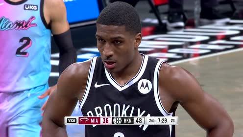 【NBA集錦】高興的時(shí)候連自己都砸！佩里籃下奮力拼搶補(bǔ)籃打進(jìn)