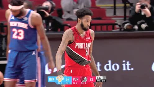 【NBA集錦】利拉德?lián)舻貍髑蛎氲綆p毫 小瓊斯心領(lǐng)神會打出2+1