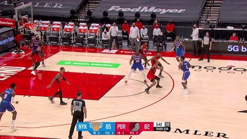 【NBA集錦】羅賓遜內(nèi)線放空急得直跳腳 蘭德爾趕緊傳球助隊友輕松灌筐