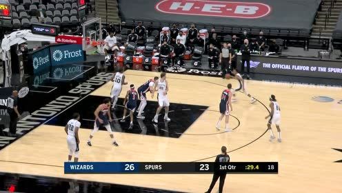 【NBA集錦】管你是誰！韋少快攻上籃慘遭珀爾特爾釘板血帽