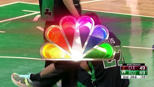 【NBA集錦】別再黑他上五大囧了 麥基抓下籃板反擊一條龍劈扣
