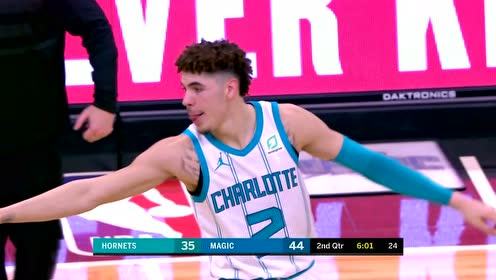 【NBA集錦】上籃沒進(jìn)沒關(guān)系 搶回來投個(gè)三分不就好了嗎