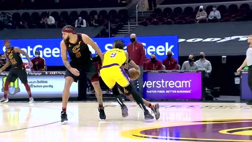 【NBA集锦】加兰德送空配妙传 麦基双手暴力砸扣