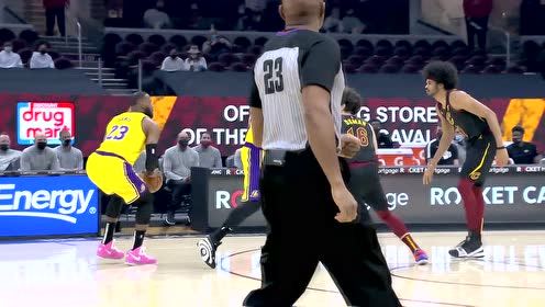【NBA集锦】詹姆斯首节火力全开连砍8分 反击三分+翻身跳投