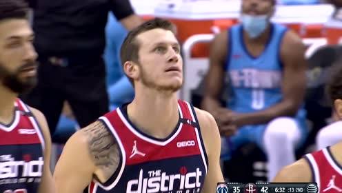 【NBA集锦】难度系数十颗星!奥拉迪波迎着小洛空中滞停反手上篮