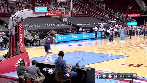 【NBA集锦】防守形同虚设 威少人缝变速挑篮得手一气呵成