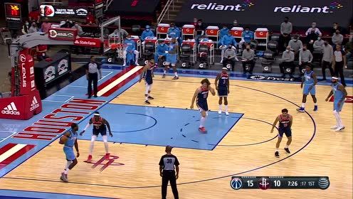 【NBA集锦】来无影去无踪 沃尔审时度势扎人堆突破上篮打成2+1