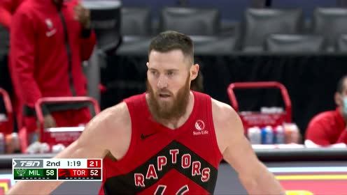 【NBA集錦】雄鹿防守形同虛設(shè) 范弗利特輕松突破妙傳貝恩斯單臂虐筐