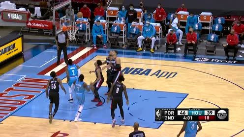 【NBA集锦】超远三分投着玩！利拉德外线飚射咋投咋有