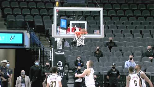 【NBA集锦】德罗赞屁股一抖将穆雷顶开 随后篮下轻松出手命中