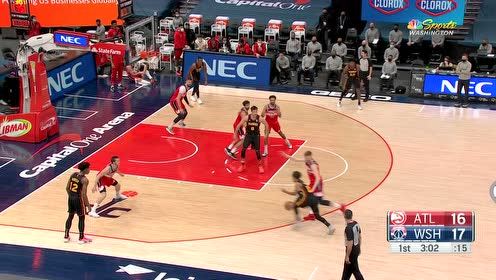 【NBA集錦】特雷楊太大意險些丟球 誰料陰差陽錯送出助攻