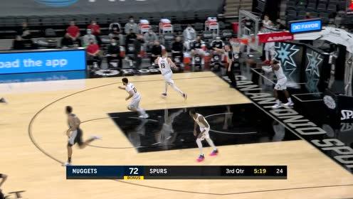 【NBA集锦】约翰逊连续冲击篮下 顶着米尔萨普再次将球打进
