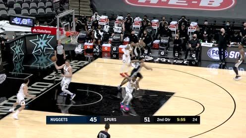 【NBA集锦】约翰逊冲击篮下无人能挡 飞身上篮轻松放进