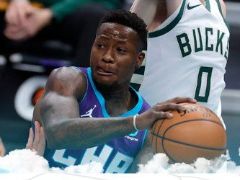 NBA常規(guī)賽：黃蜂力克雄鹿，海沃德聯手三球合砍54分！